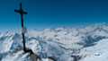 Auf dem Gipfel des Badus mit Blick auf Andermatt