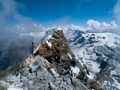 Auf dem Gipfel - im Hintergrund das Monte Rosa-Massiv