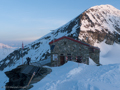 Die Tracuit-Hütte am Morgen